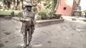 Una de las estatuas de Juan del Jarro en el parque de San Luis Potosí.
