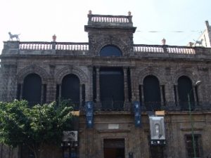 La Casa de los Perros en Guadalajara, hoy Museo del Periodismo. 